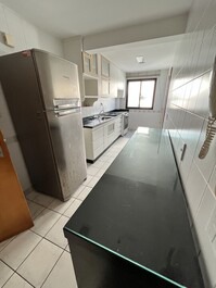 Facing the beach, apartment 3 bedrooms, suite and balcony with full view!