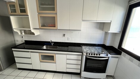 Facing the beach, apartment 3 bedrooms, suite and balcony with full view!