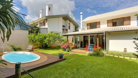 Area de lazer com piscina