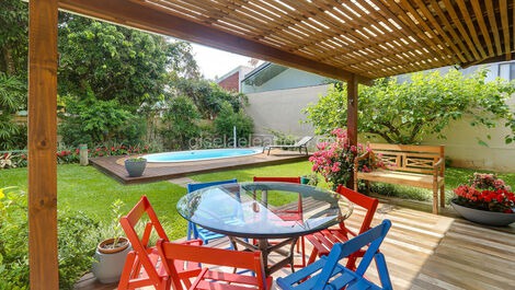 Area de lazar com mesa externa
