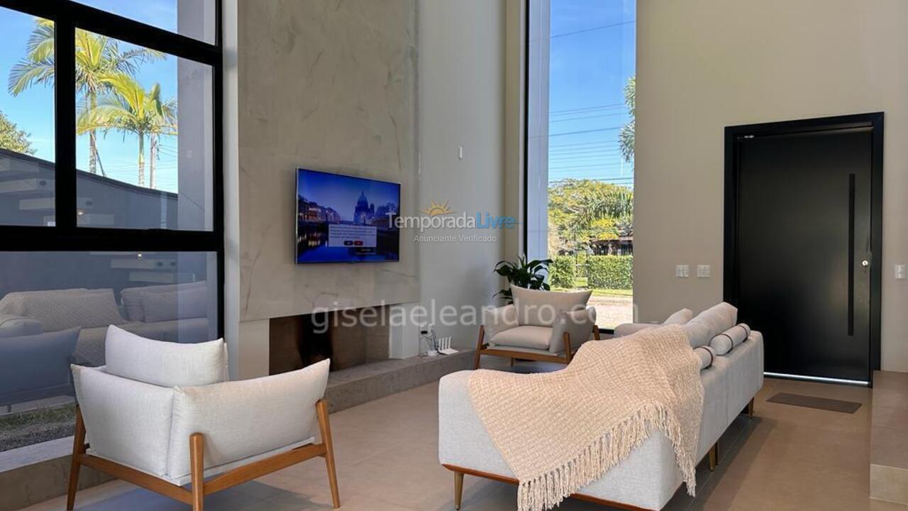 Casa para alquiler de vacaciones em Florianópolis (Praia da Daniela)