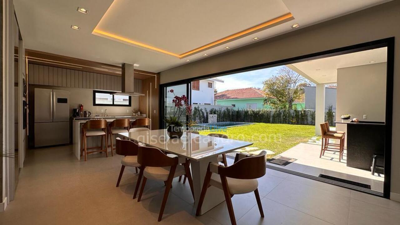 Casa para alquiler de vacaciones em Florianópolis (Praia da Daniela)