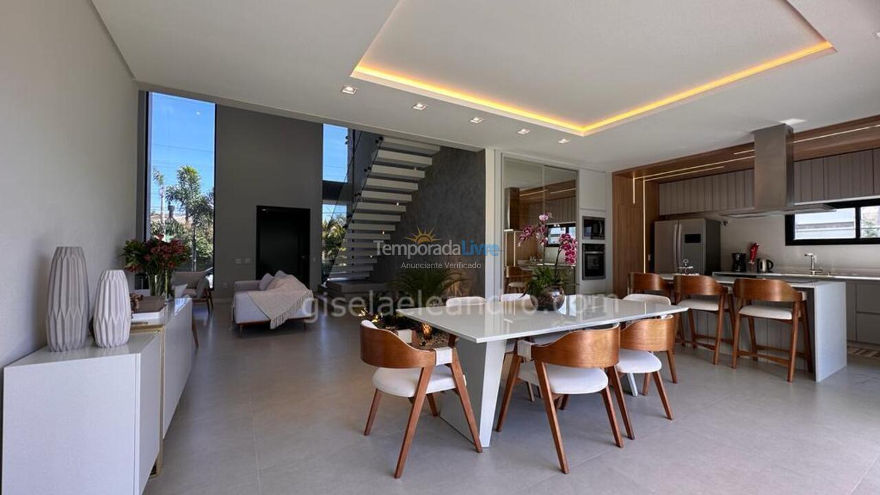 Casa para alquiler de vacaciones em Florianópolis (Praia da Daniela)