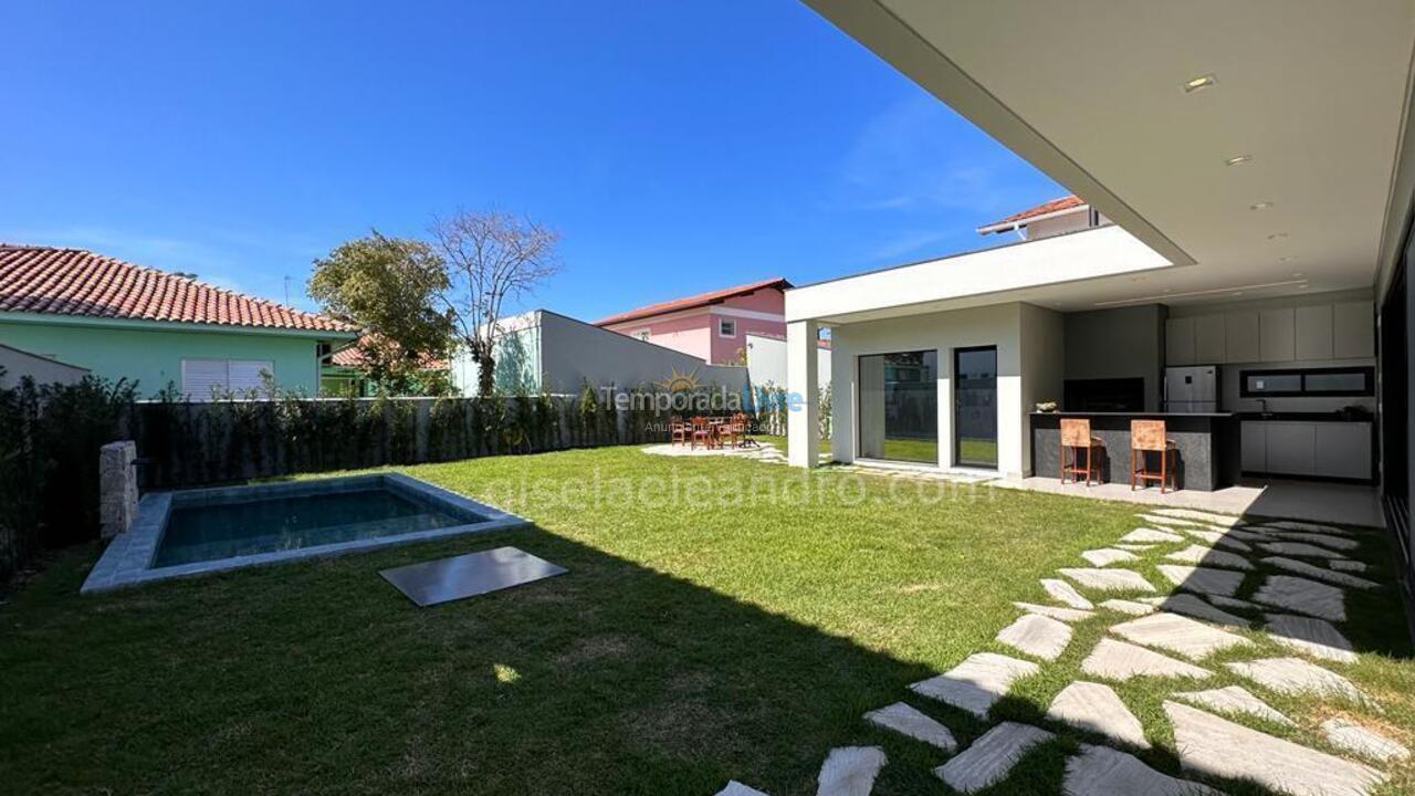 Casa para alquiler de vacaciones em Florianópolis (Praia da Daniela)