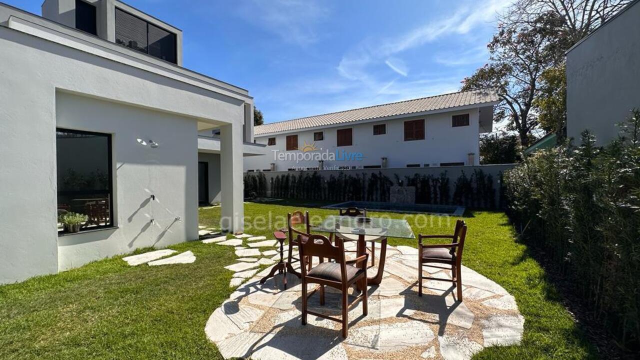 Casa para alquiler de vacaciones em Florianópolis (Praia da Daniela)