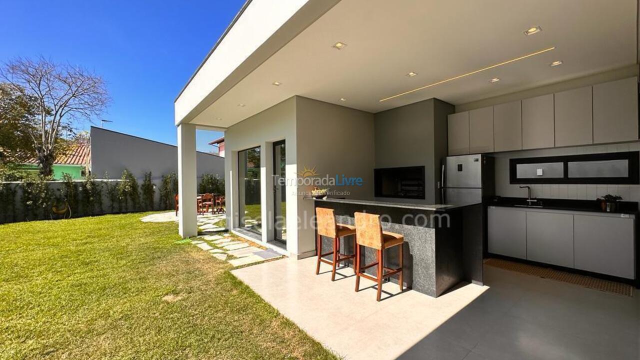 Casa para alquiler de vacaciones em Florianópolis (Praia da Daniela)