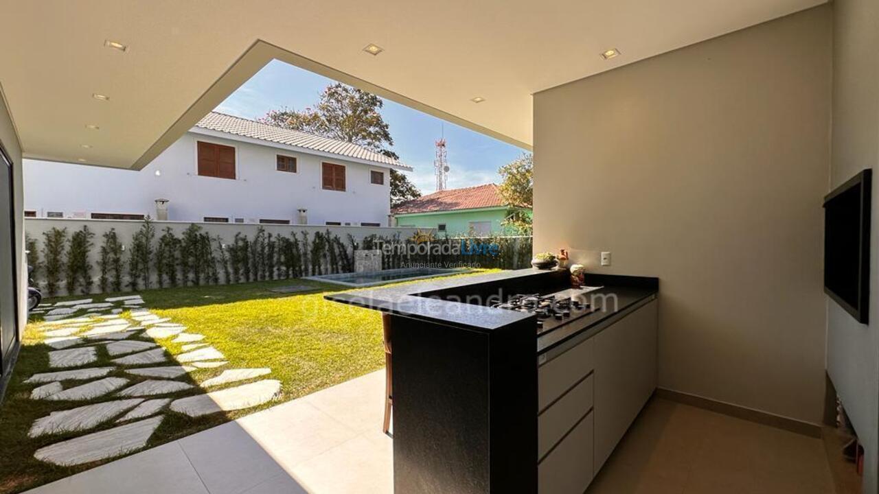 Casa para alquiler de vacaciones em Florianópolis (Praia da Daniela)