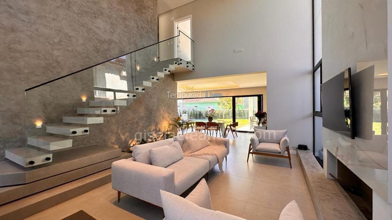 Casa para alquiler de vacaciones em Florianópolis (Praia da Daniela)