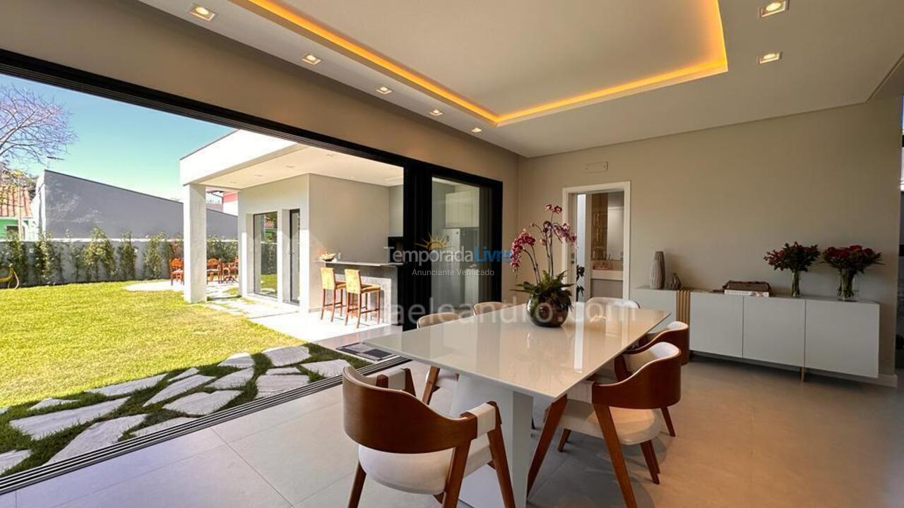 Casa para alquiler de vacaciones em Florianópolis (Praia da Daniela)