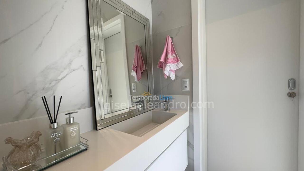 Casa para alquiler de vacaciones em Florianópolis (Praia da Daniela)