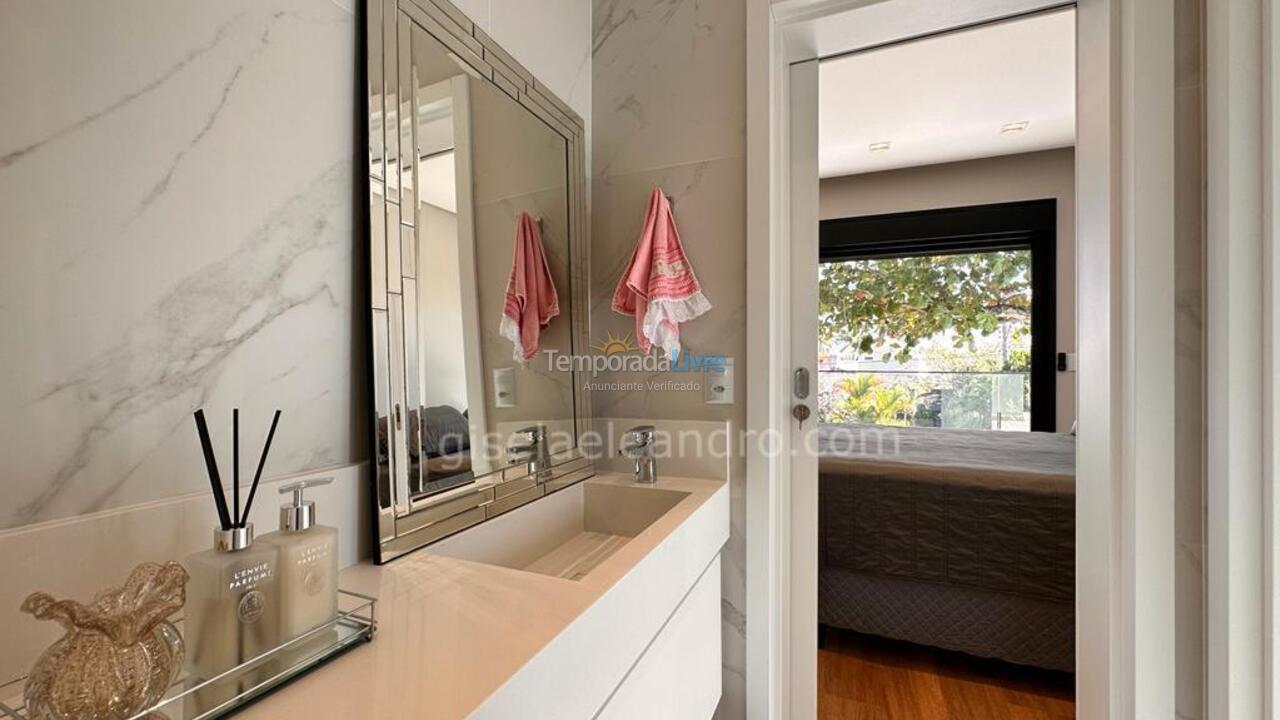 Casa para alquiler de vacaciones em Florianópolis (Praia da Daniela)