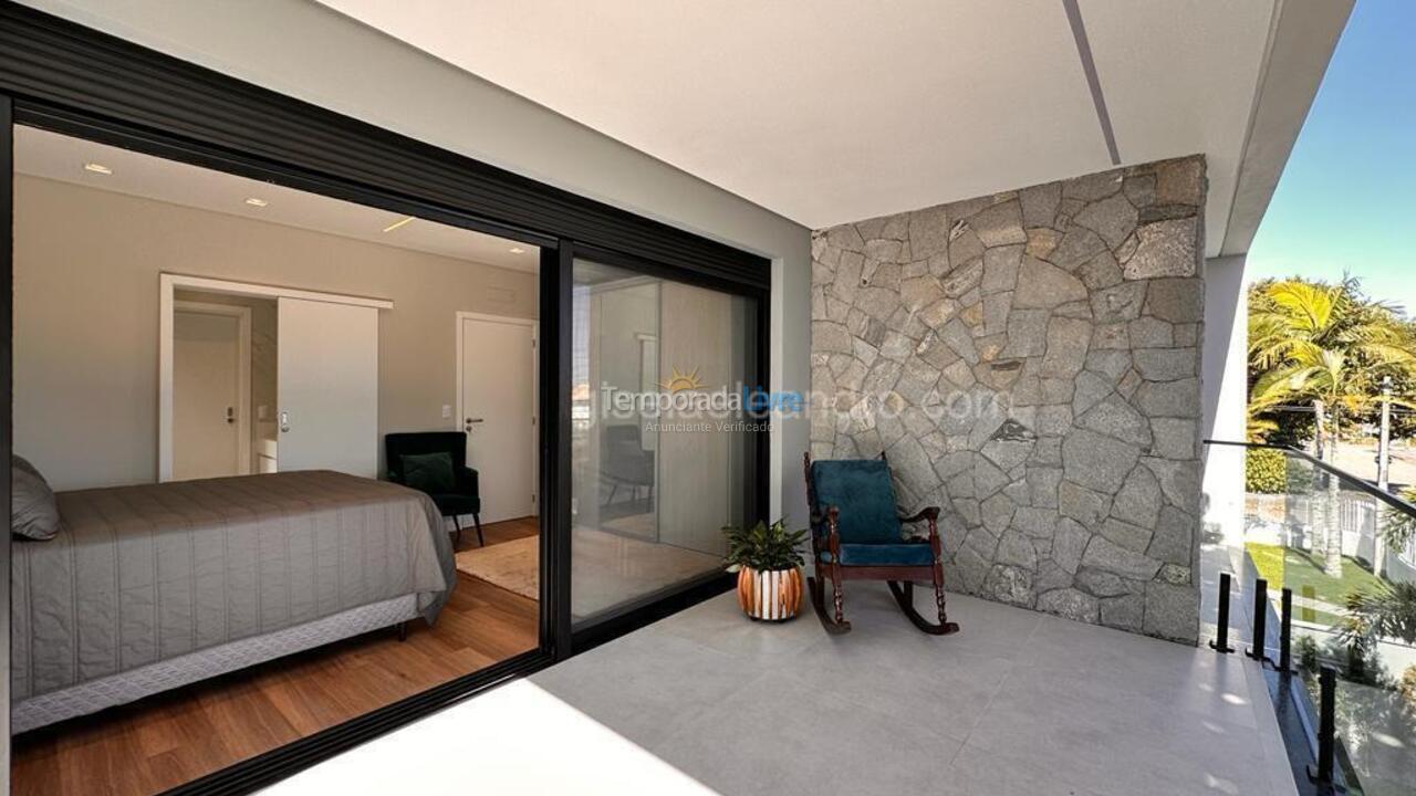 Casa para alquiler de vacaciones em Florianópolis (Praia da Daniela)