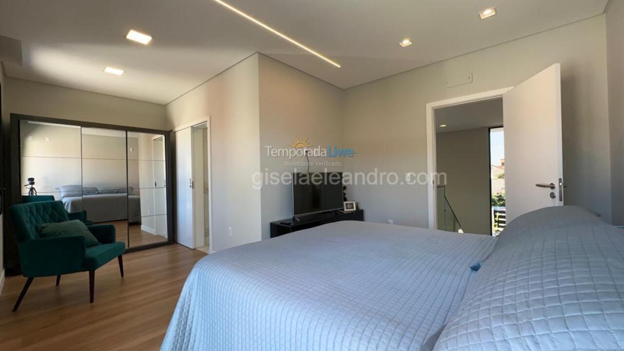 Casa para alquiler de vacaciones em Florianópolis (Praia da Daniela)