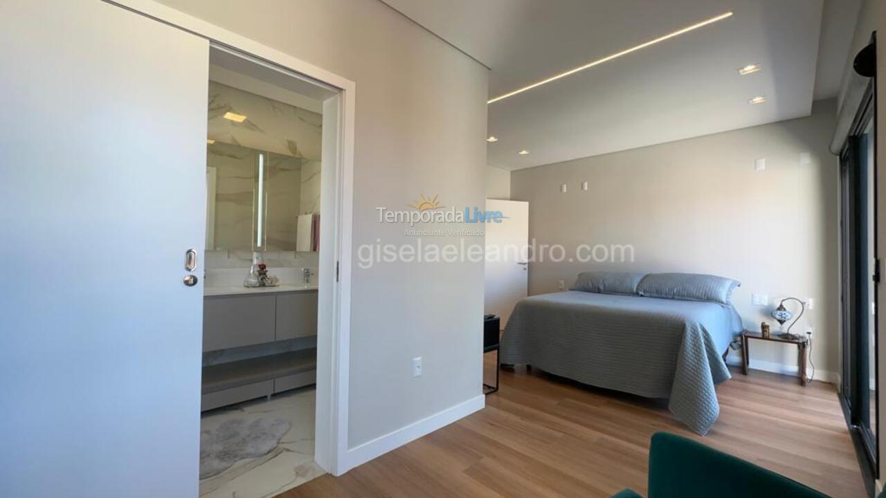 Casa para alquiler de vacaciones em Florianópolis (Praia da Daniela)