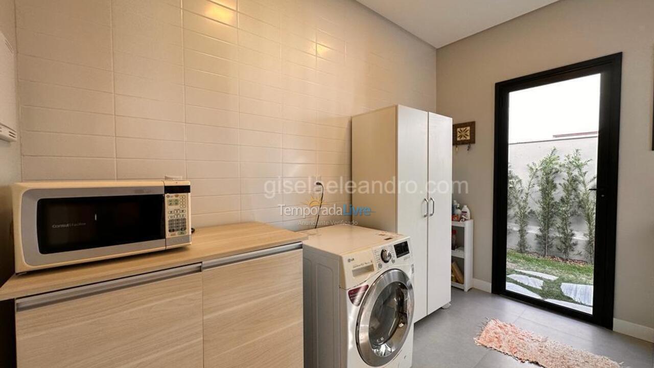 Casa para alquiler de vacaciones em Florianópolis (Praia da Daniela)