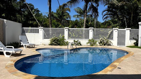 Casa excelente localização próximo à praia na Riviera de São Lourenço