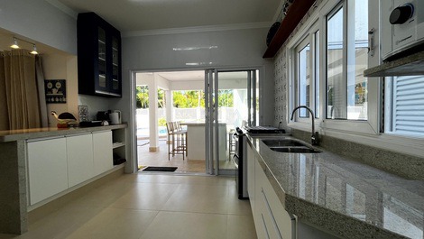 Casa excelente localização próximo à praia na Riviera de São Lourenço