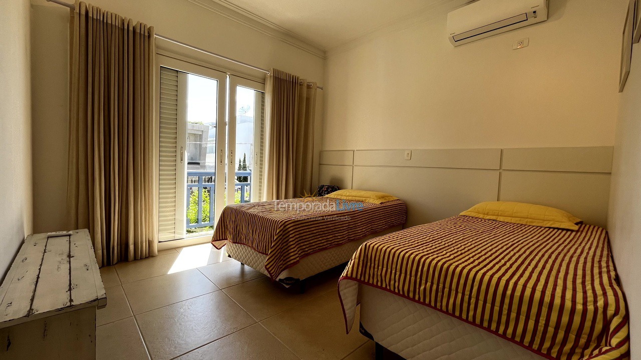 Casa para aluguel de temporada em Bertioga (Riviera de São Lourenço)