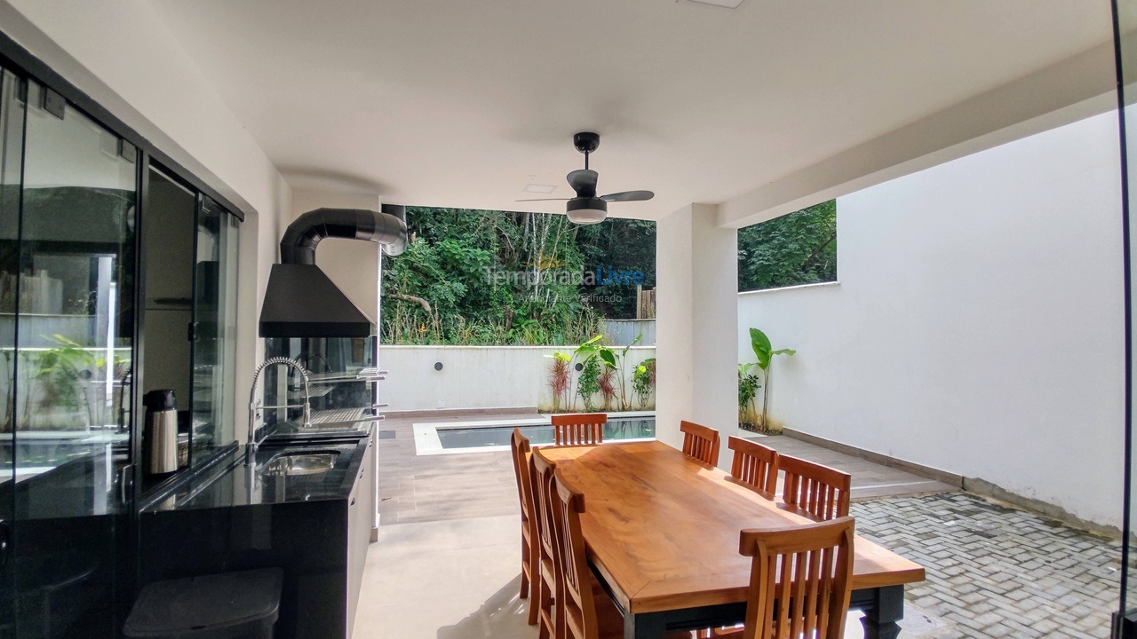 Casa para alquiler de vacaciones em São Sebastião (Maresias)