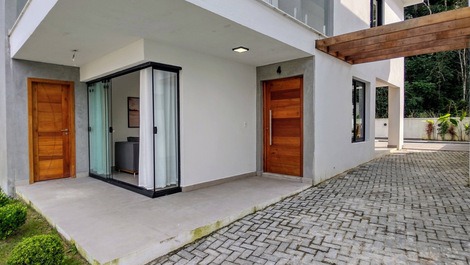 Hermosa casa de lujo en Maresias - condominio cerrado