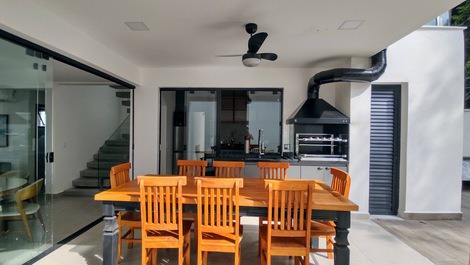 Hermosa casa de lujo en Maresias - condominio cerrado