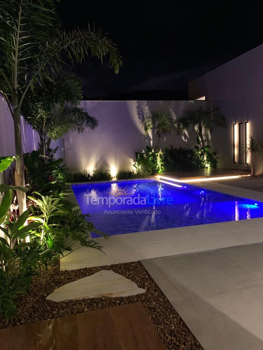 Casa para alquiler de vacaciones em Bertioga (Condominio Morada da Praia)