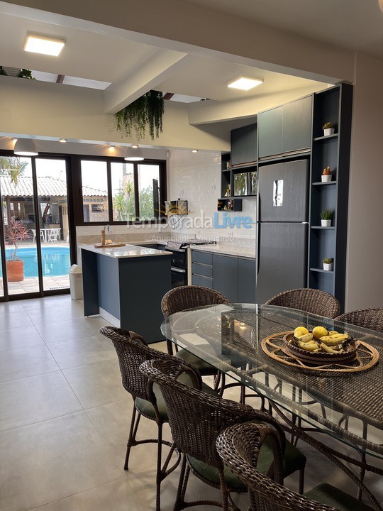 Casa para alquiler de vacaciones em Guaratuba (Barra do Saí)