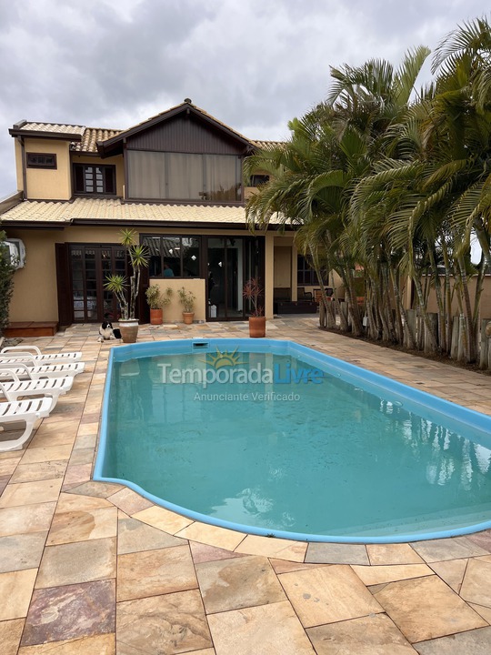 Casa para alquiler de vacaciones em Guaratuba (Barra do Saí)