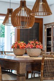 192 - Casa Alto Standard con 5 suites y Piscina Climatizada en Mariscal