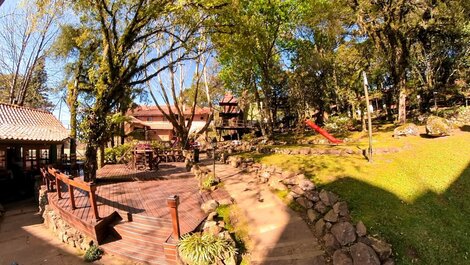 Aconchegante Apto de 2 Dormitórios no Centro de Gramado – c/Piscina...