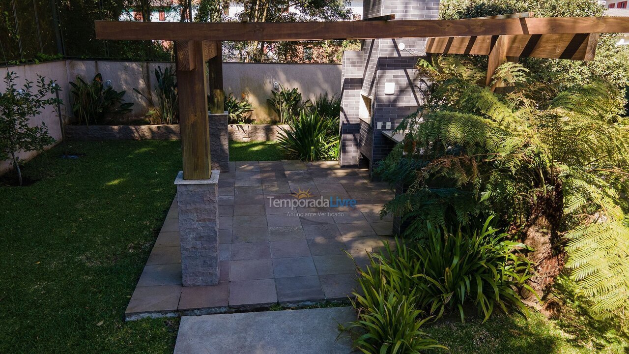 Apartamento para aluguel de temporada em Canela (Centro)