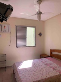 APARTAMENTO ACONCHEGANTE A UMA QUADRA DA PRAIA GRANDE - UBATUBA