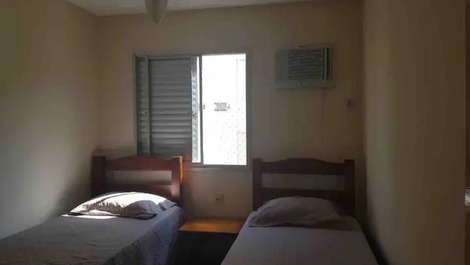 APARTAMENTO ACONCHEGANTE A UMA QUADRA DA PRAIA GRANDE - UBATUBA