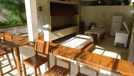 APARTAMENTO ACONCHEGANTE A UMA QUADRA DA PRAIA GRANDE - UBATUBA