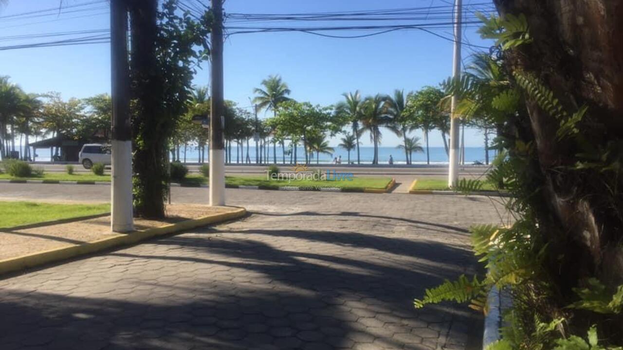 Apartamento para aluguel de temporada em Ubatuba (Praia Grande)