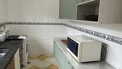 Casa aconchegante 3dorm próx. mar com piscina, ar-condicionado e wifi