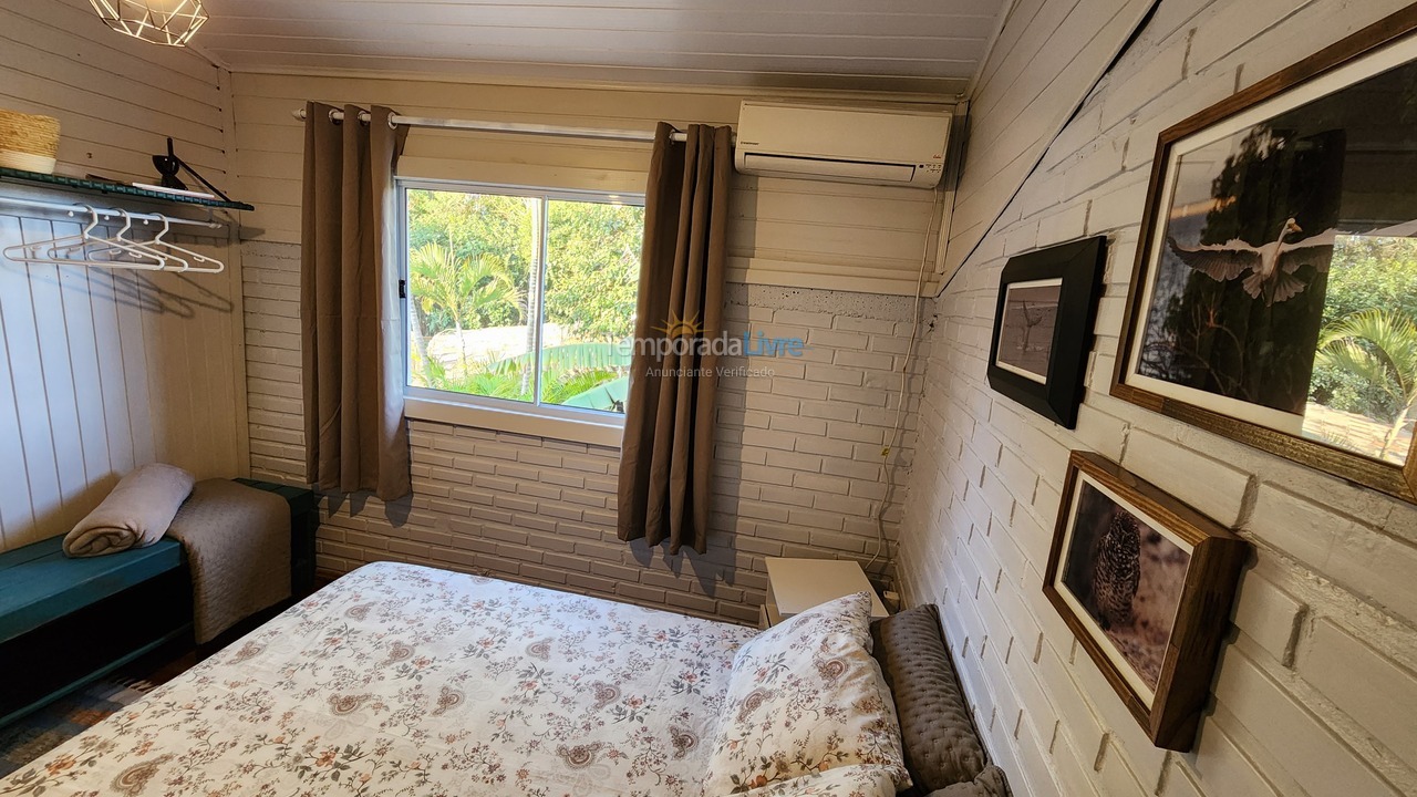 Casa para aluguel de temporada em Imbituba (Praia do Rosa)