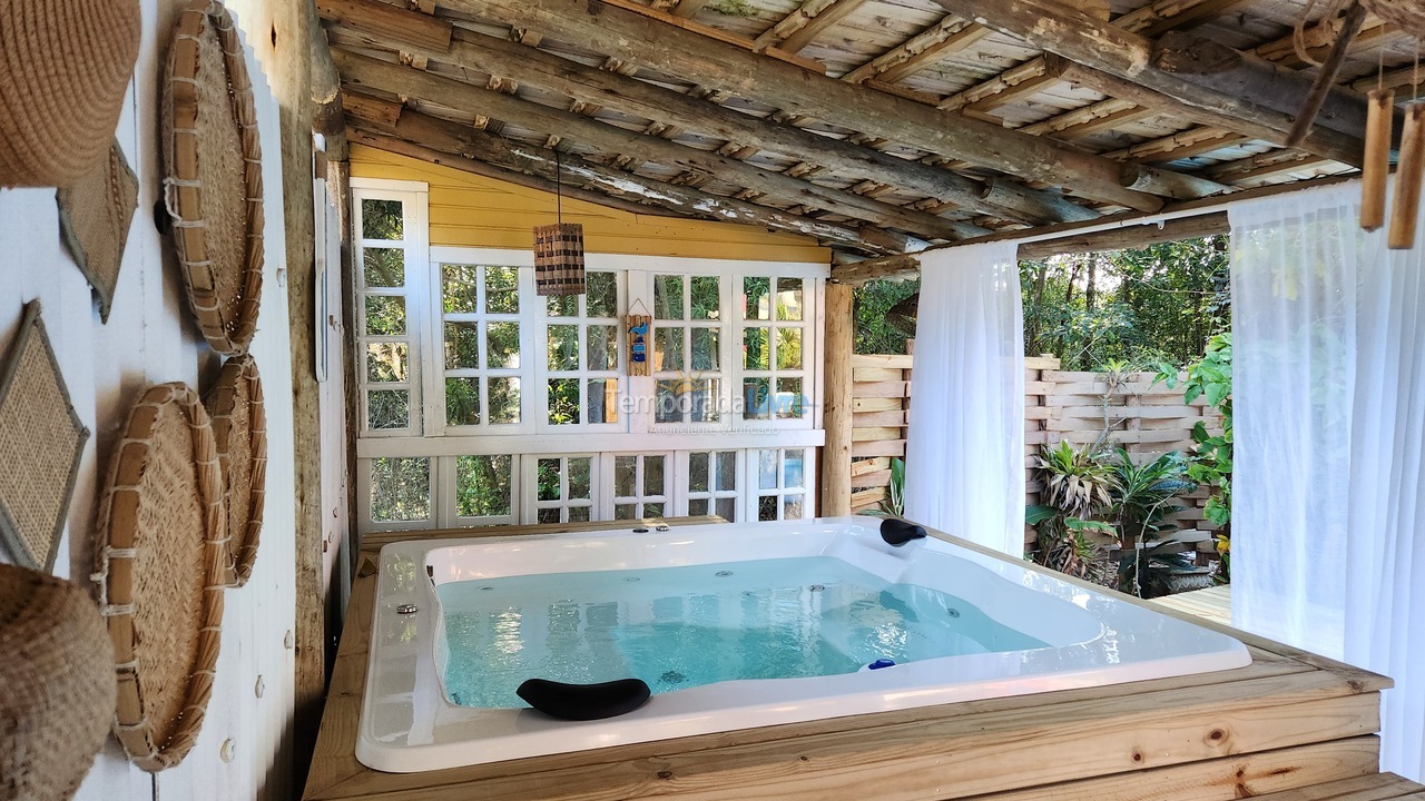 Casa para aluguel de temporada em Imbituba (Praia do Rosa)