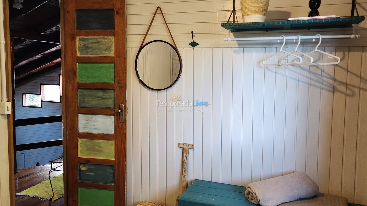 Casa para aluguel de temporada em Imbituba (Praia do Rosa)