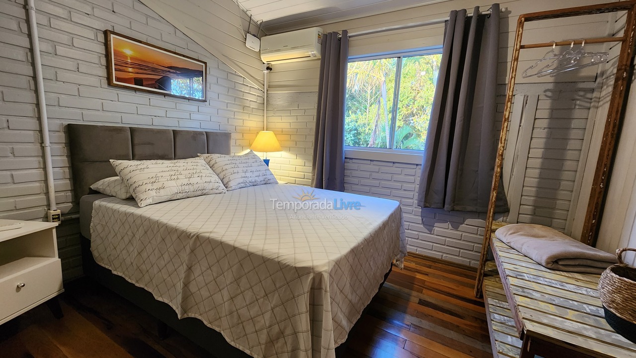 Casa para aluguel de temporada em Imbituba (Praia do Rosa)