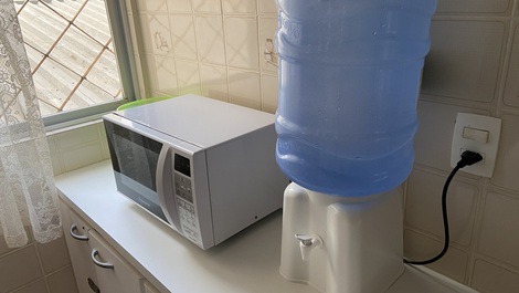 Bebedouro com microondas