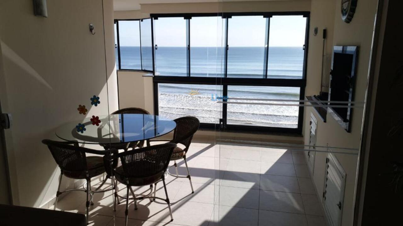 Apartamento para aluguel de temporada em Itapema (Meia Praia)