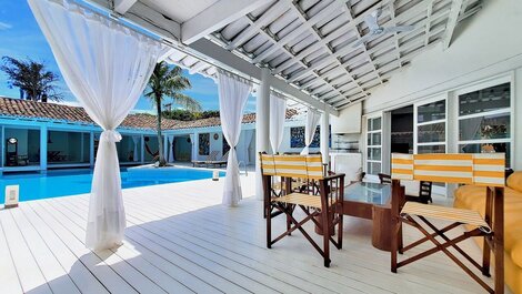 Amplia casa con piscina en la playa de Ferradura