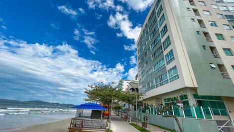 SEA FRONT APARTMENT, HALF BEACH - ITAPEMA SC