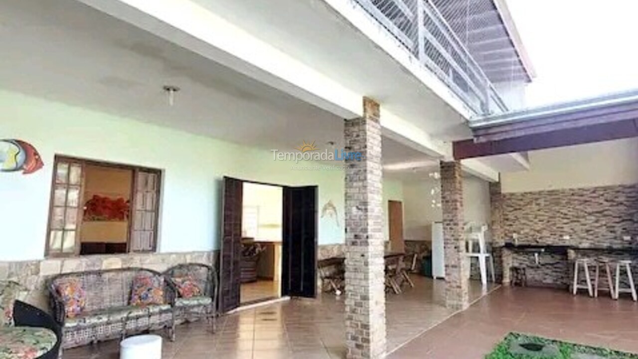 Casa para aluguel de temporada em Caraguatatuba (Massaguaçu)