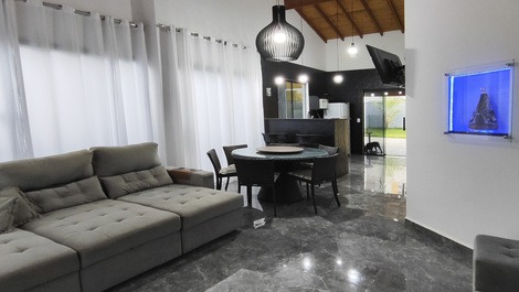 Sofa a direita imagem de nossa senhora aparecida