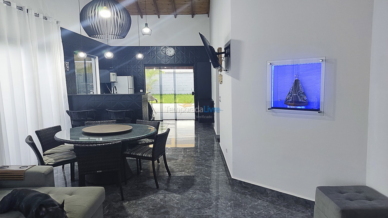 Casa para alquiler de vacaciones em Ubatuba (Praia das Toninhas)