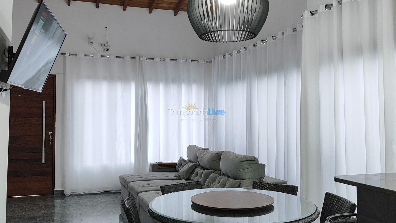 Casa para alquiler de vacaciones em Ubatuba (Praia das Toninhas)