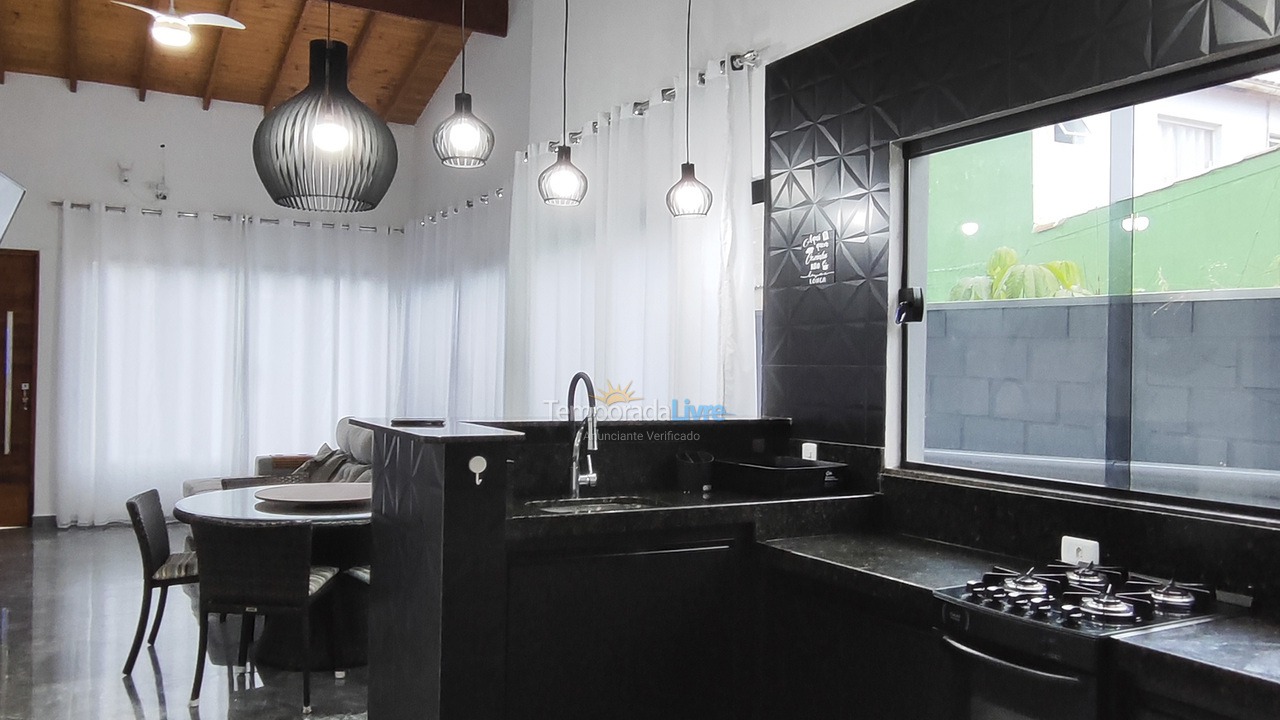 Casa para alquiler de vacaciones em Ubatuba (Praia das Toninhas)