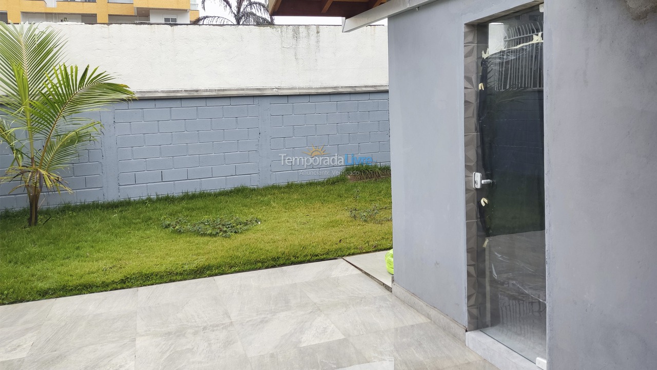 Casa para alquiler de vacaciones em Ubatuba (Praia das Toninhas)